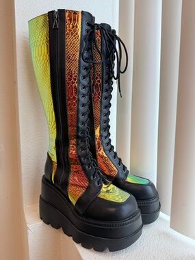 PRE-LOVED LASR Radioactive Hi Platform Boots BLK/8 -SH013